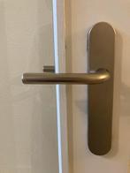 RVS Deurklink (2 stuks) - Gebruikt, Doe-het-zelf en Verbouw, Ophalen of Verzenden, Gebruikt, Rvs, Klink of Kruk