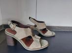 Tamaris open hakjes schoenen, Tamaris, Ophalen of Verzenden, Zo goed als nieuw, Groen