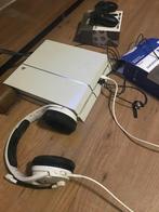 Te koop PlayStation 4 ,2 controllers en draadloze headset, Spelcomputers en Games, Spelcomputers | Sony PlayStation 4, Ophalen