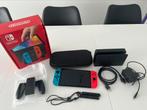 Nintendo Switch OLED – Met accessoires & originele doos, Spelcomputers en Games, Ophalen of Verzenden, Zo goed als nieuw, Met 2 controllers