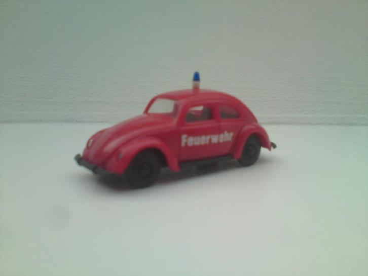 Praline Volkswagen brilkever Feuerwehr / brandweer, Hobby en Vrije tijd, Modelauto's | 1:87, Zo goed als nieuw, Auto, Brekina