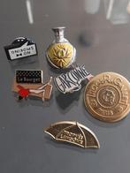 Lotje vintage pins, o.a. Le Bourget, Roger & Gallet, Verzamelen, Ophalen of Verzenden