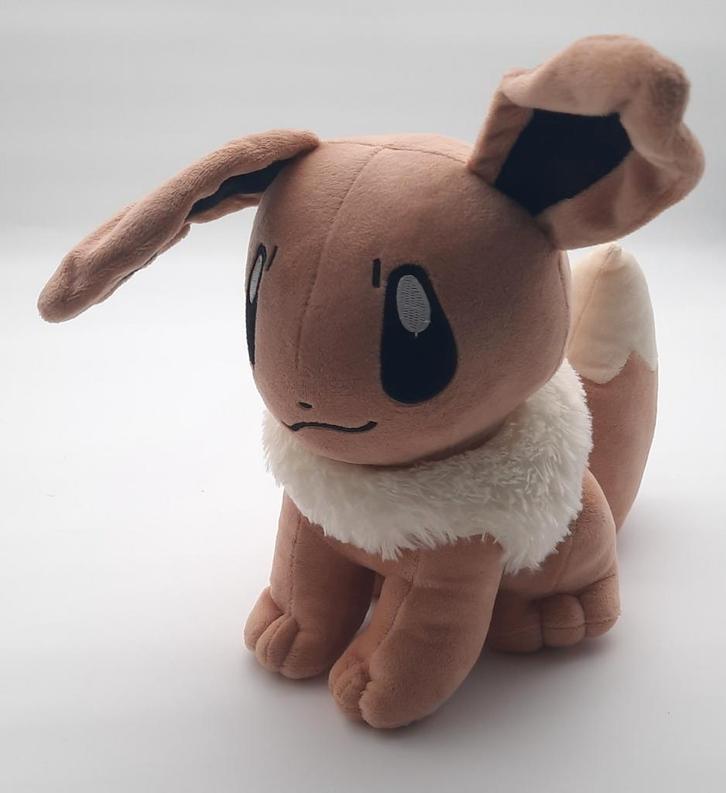 Eevee knuffel Pokemon Center Game Freak 2013 ca. 30cm hoog, Verzamelen, Poppetjes en Figuurtjes, Zo goed als nieuw, Ophalen of Verzenden