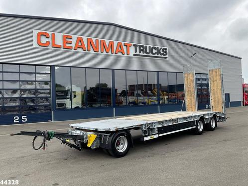 Humbaur 3-assige aanhangwagen met oprijrampen (bj 2022), Auto's, Vrachtwagens, Te koop, ABS, Aanhangers en Opleggers, Overige brandstoffen