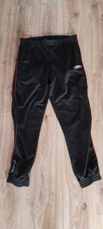 Umbro maat m trainingsbroek, Kleding | Heren, Sportkleding, Zwart, Ophalen of Verzenden, Gedragen, Algemeen