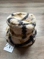 Zara bont/teddy hoed nieuw one size, Kleding | Dames, Hoeden en Petten, Hoed, Zara, Nieuw, One size fits all