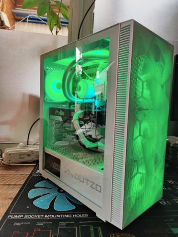 Witte budget pc xeon 16gb Rx 6600 8gb waterkoeling M2 ssd  beschikbaar voor biedingen