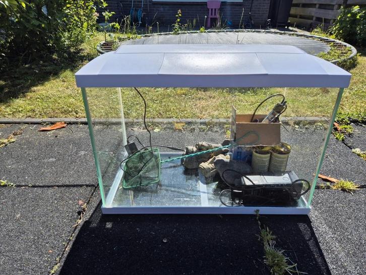 Aquarium Superfish / 60x30x40 / LED verlichting - compleet, Dieren en Toebehoren, Vissen | Aquaria en Toebehoren, Zo goed als nieuw