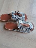 DAMES SLIPPERS NIEUW MET PANTER MOTIEF MAAT 38/39, Ophalen of Verzenden, Nieuw, Bruin