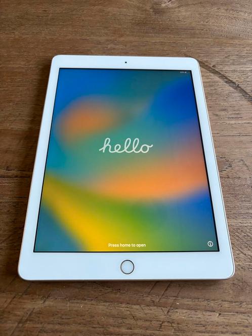 Ipad 5e generatie - goede staat, Computers en Software, Apple iPads, Gebruikt, Apple iPad, Wi-Fi, 10 inch, 32 GB, Rose Goud, Ophalen of Verzenden