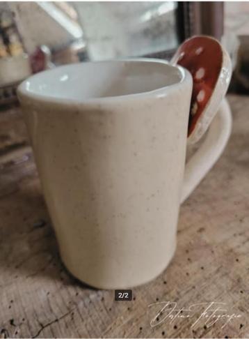 Botanical Mushroom mok handgemaakt keramiek. beschikbaar voor biedingen