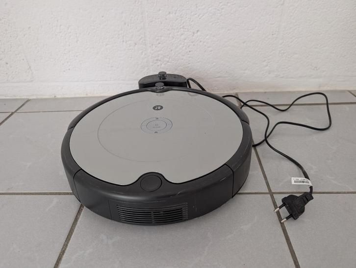 iRobot Roomba 698 stofzuigrobot, Witgoed en Apparatuur, Stofzuigers, Gebruikt, Robotstofzuiger, Reservoir, Ophalen