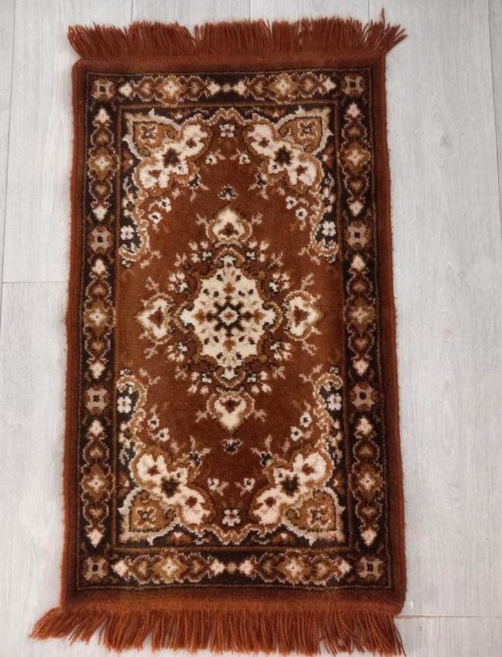 Tapijt vloerkleed zo goed als nieuw, Huis en Inrichting, Stoffering | Tapijten en Kleden, Zo goed als nieuw, 50 tot 100 cm, 50 tot 100 cm