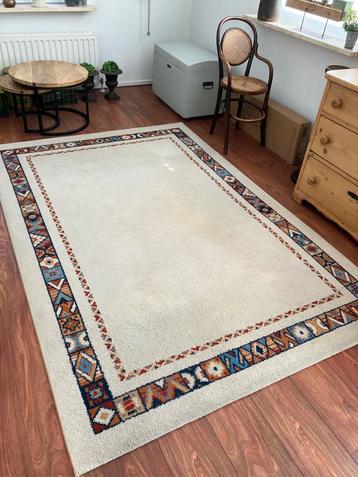 Vloerkleed (160x240 cm). beschikbaar voor biedingen