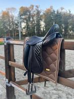 Mac Rider Dressuur Zadel Met Swarovski & Lak 17.5 Inch, Dieren en Toebehoren, Ophalen, Zo goed als nieuw, Dressuur