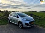 Peugeot 107 1.0 Black & Silver, Auto's, Peugeot, Voorwielaandrijving, Euro 5, Gebruikt, 4 stoelen