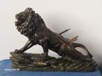Groot Art Deco beeld schouwbeeld leeuw Lion blessé, Antiek en Kunst, Ophalen