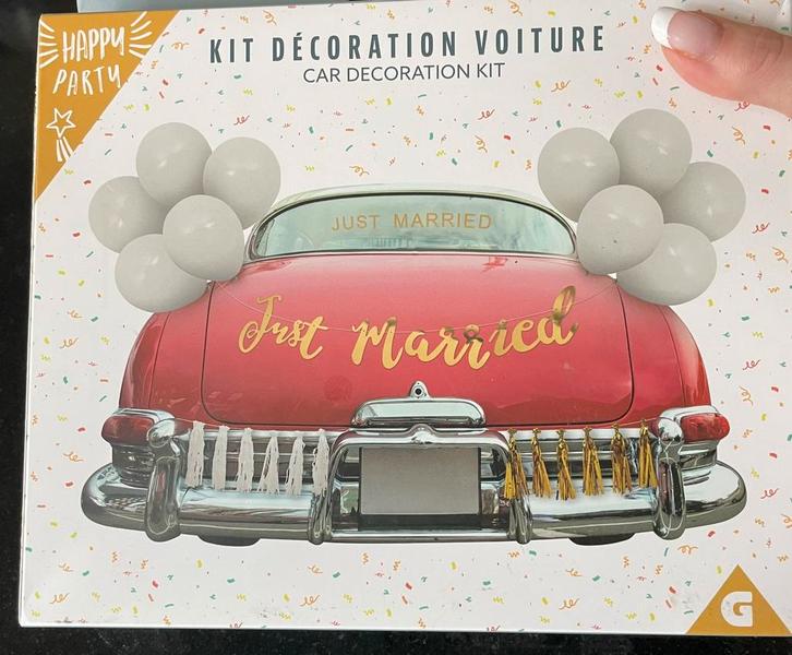 Just married auto kit decoratie auto NIEUW verpak. ongeopend, Hobby en Vrije tijd, Feestartikelen, Zo goed als nieuw, Versiering
