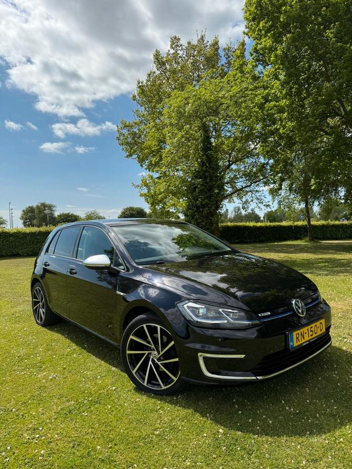 Volkswagen Golf 7 Dynaudio Keyless carplay 18 inch e-golf, Auto's, Volkswagen, Particulier, Golf, ABS, Adaptieve lichten, Adaptive Cruise Control