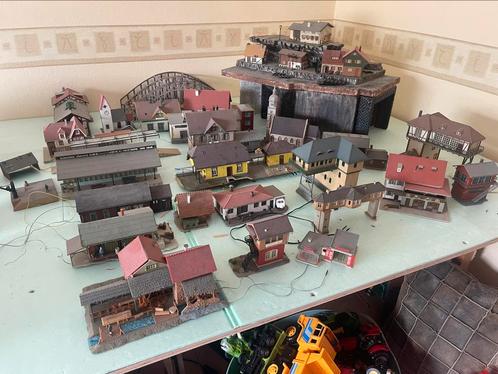 Diorama trein huisjes, Hobby en Vrije tijd, Modeltreinen | H0, Zo goed als nieuw, Brug, Tunnel of Gebouw, Gelijkstroom of Wisselstroom