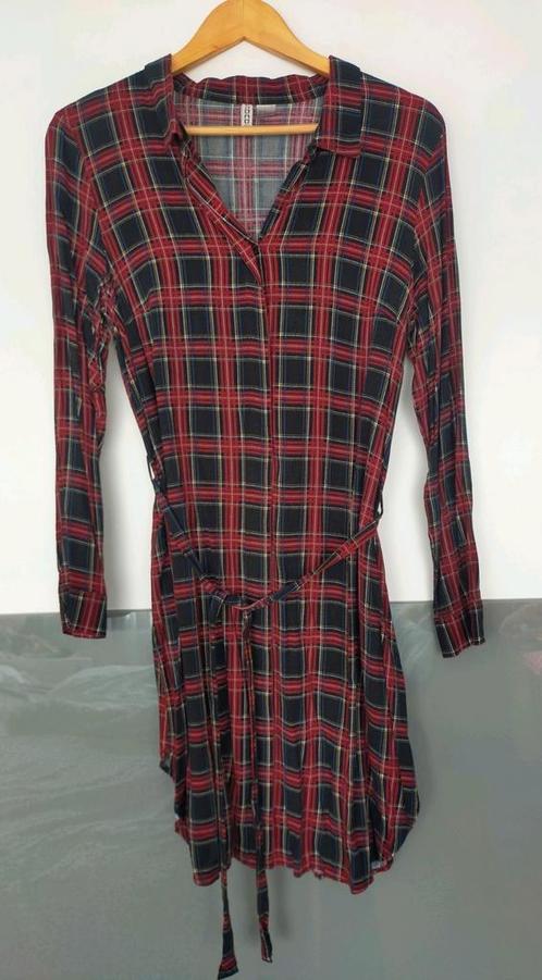 Zgan! Mooie rood geruite blousejurk van H&M! Mt 44, Kleding | Dames, Jurken, Zo goed als nieuw, Maat 42/44 (L), Rood, Knielengte