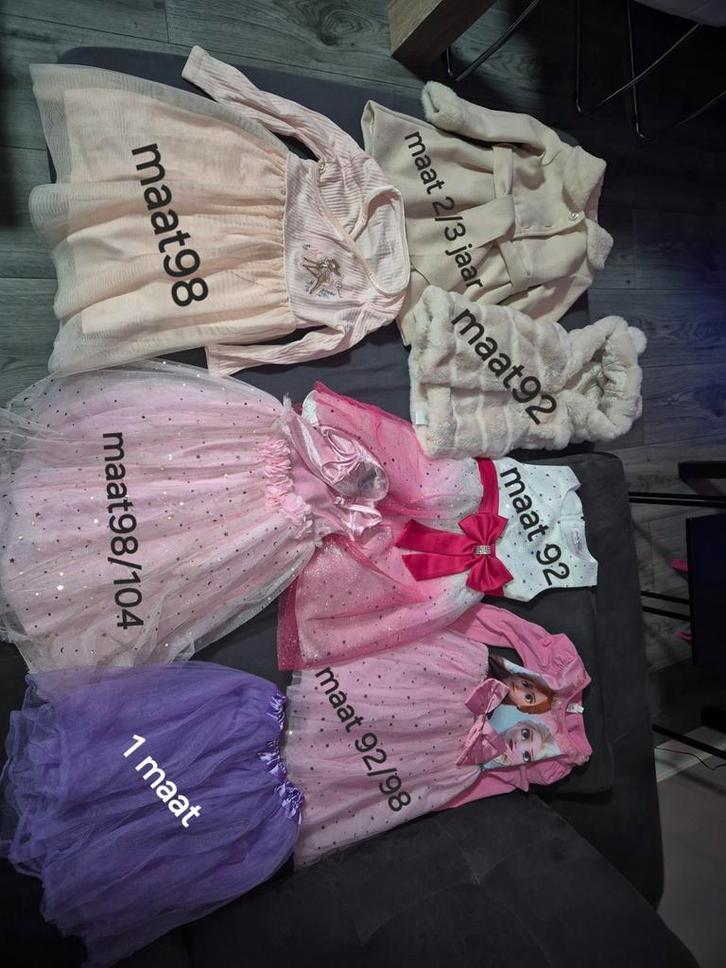 Te koop lees beschrijving, Kinderen en Baby's, Kinderkleding | Kinder-kledingpakketten, Zo goed als nieuw, Ophalen