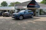 BMW X1 XDrive25e High Executive Carplay/Dealer/Pano/Trekhaak, Auto's, 8 kWh, Gebruikt, Blauw, Bedrijf