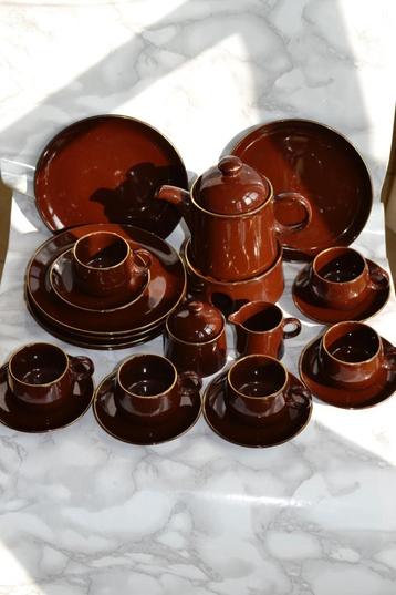 16 delig vintage bistro Frans servies bruin met gouden rand beschikbaar voor biedingen