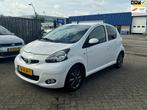Toyota Aygo 1.0-12V Dynamic Navigator Airco 5Drs, Voorwielaandrijving, Euro 5, Gebruikt, 4 stoelen