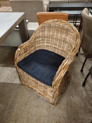 Rieten fauteuil  beschikbaar voor biedingen