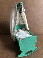 Vintage Schommelwieg Poppenwieg Wieg Bed met Pop 24 cm, Ophalen of Verzenden, Overige typen