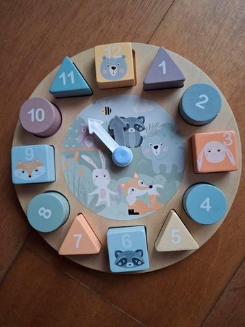 Houten puzzel klok met cijfers beschikbaar voor biedingen