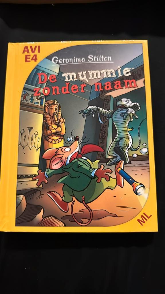 Geronimo Stilton - De mummie zonder naam AVI E4, Boeken, Kinderboeken | Jeugd | onder 10 jaar, Zo goed als nieuw, Ophalen of Verzenden