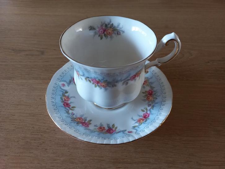 PARAGON BRIDESMAID L/L, heren kop en schotel, ZGAN!!!, Verzamelen, Porselein, Kristal en Bestek, Zo goed als nieuw, Kop en/of schotel