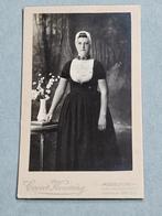 48) CDV / FOTO KLEDERDRACHT CORN.HENNING MIDDELBURG, Gebruikt, Foto, Klederdracht, Ophalen of Verzenden