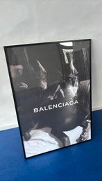 Balenciaga poster in grote lijst 102x72 cm. Als nieuw!, Ophalen