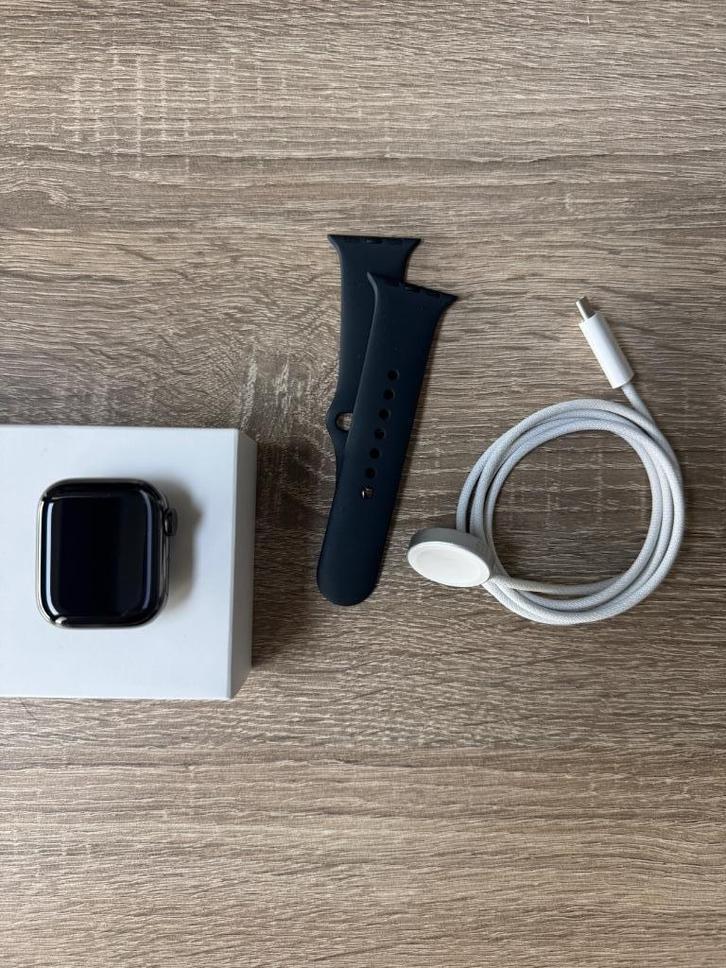 Apple Watch Series 8, 41mm, 4G, RVS, Grafiet (Zwart), Sieraden, Tassen en Uiterlijk, Smartwatches, Zo goed als nieuw, iOS, Zwart