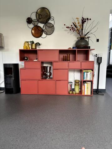 Tylko kast terra cotta kleur beschikbaar voor biedingen