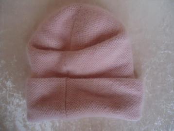 Lichtroze Beanie/muts erg zacht, pluizig*nieuw* beschikbaar voor biedingen