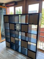 IKEA KALLAX boekenkast met rieten inzetbakjes en wijninzet, Huis en Inrichting, Kasten | Boekenkasten, Ophalen, Met plank(en)