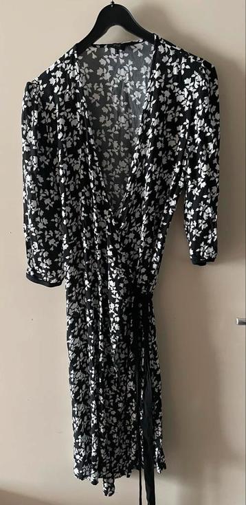 Mooie Wikkeljurk - Yest - Maat 38 beschikbaar voor biedingen