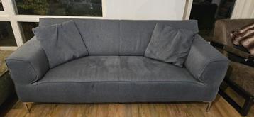 Mooie grijze stoffen 2,5 zits bank - Z.G.A.N.!