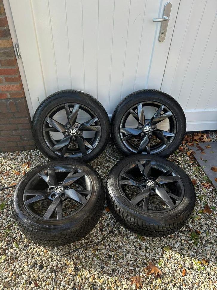 17 inch winterbanden Skoda Octavia IV Lyra 205 55 17, Auto-onderdelen, Banden en Velgen, Banden en Velgen, Winterbanden, 17 inch