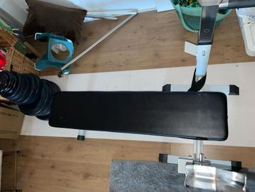 ZGAN, fitnesbank, halter-/dumbbelset en gewichten beschikbaar voor biedingen