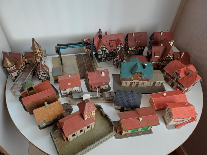 Modelspoor huisjes H0 divers (deel 1)., Hobby en Vrije tijd, Modeltreinen | H0, Gebruikt, Brug, Tunnel of Gebouw, Gelijkstroom of Wisselstroom