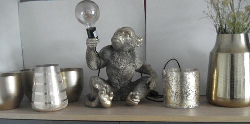 Lamp aap en overige woondecoratie goud kleur Rookvrij, Huis en Inrichting, Lampen | Tafellampen, Zo goed als nieuw, Minder dan 50 cm