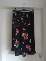 Zwarte Asymmetrische Rok met Bloemen - Maat 42, Zwart, Maat 42/44 (L), Ophalen of Verzenden, Zo goed als nieuw