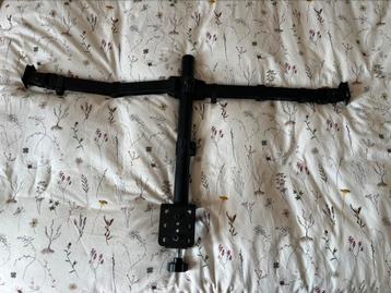 Monitor arm voor 2 schermen beschikbaar voor biedingen