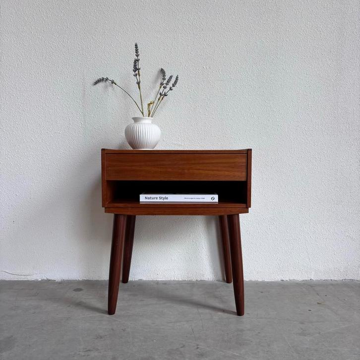 VINTAGE | DEENS | NACHTKASTJE | TEAK | LADE, Huis en Inrichting, Slaapkamer | Nachtkastjes, Gebruikt, Minder dan 55 cm, Minder dan 45 cm