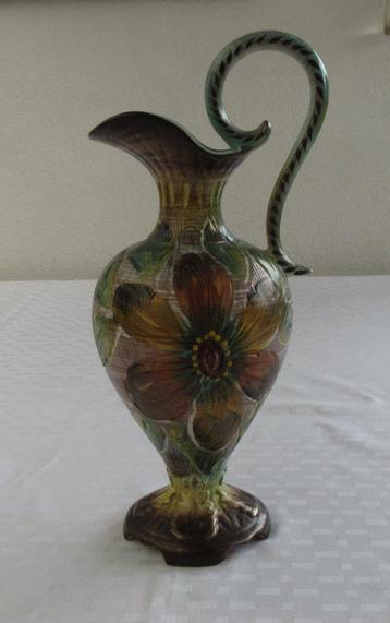 Vaas H. Bequet Quaregnon. beschikbaar voor biedingen